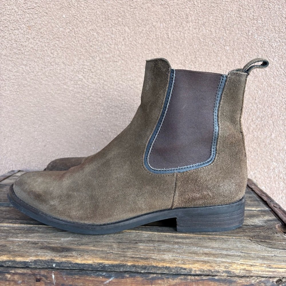 Thursday Boot Co. Duchess Chelsea Boot - Picture 2 of 14